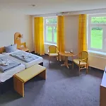 Regiohotel - #panoramablick #wellness #wallbox #grossesabendbuffet 3*