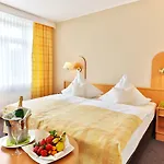 ホテル Regiohotel - #panoramablick #wellness #wallbox #grossesabendbuffet