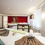 Regiohotel - #panoramablick #wellness #wallbox #grossesabendbuffet Hotel