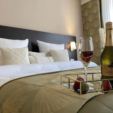 Regiohotel - #panoramablick #wellness #wallbox #grossesabendbuffet السنبرغ