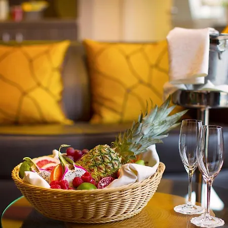 Regiohotel - #panoramablick #wellness #wallbox #grossesabendbuffet السنبرغ