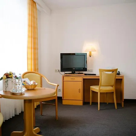 Regiohotel - #panoramablick #wellness #wallbox #grossesabendbuffet 3*