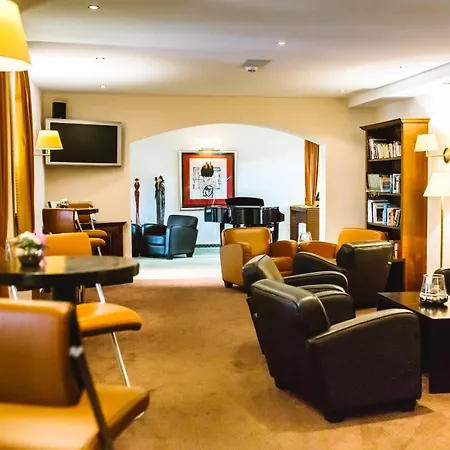 ホテル Regiohotel - #panoramablick #wellness #wallbox #grossesabendbuffet 3*