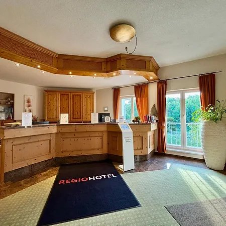Regiohotel - #panoramablick #wellness #wallbox #grossesabendbuffet ホテル