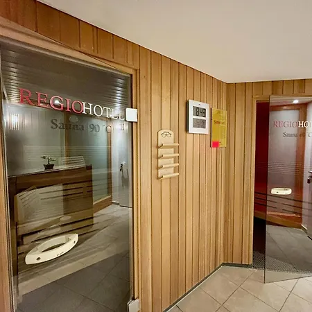 Regiohotel - #panoramablick #wellness #wallbox #grossesabendbuffet ホテル イルセンブルク