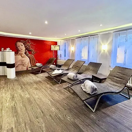 Regiohotel - #panoramablick #wellness #wallbox #grossesabendbuffet فندق