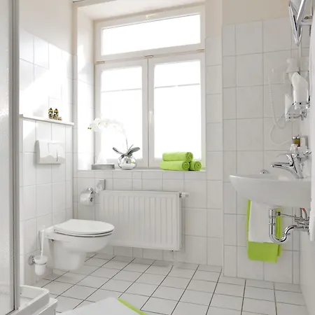 Regiohotel - #panoramablick #wellness #wallbox #grossesabendbuffet