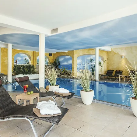 Regiohotel - #panoramablick #wellness #wallbox #grossesabendbuffet 3*