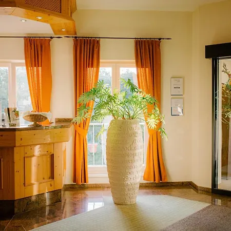 Regiohotel - #panoramablick #wellness #wallbox #grossesabendbuffet 3* السنبرغ