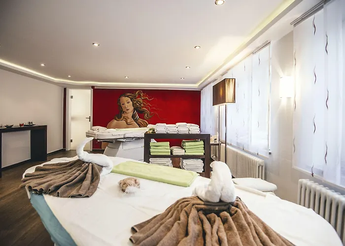 Regiohotel - #panoramablick #wellness #wallbox #grossesabendbuffet Szálloda