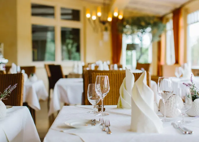 Regiohotel - #panoramablick #wellness #wallbox #grossesabendbuffet Szálloda 3*