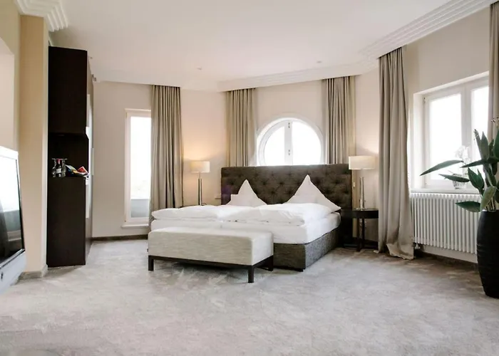 Regiohotel - #panoramablick #wellness #wallbox #grossesabendbuffet Hotell 3*